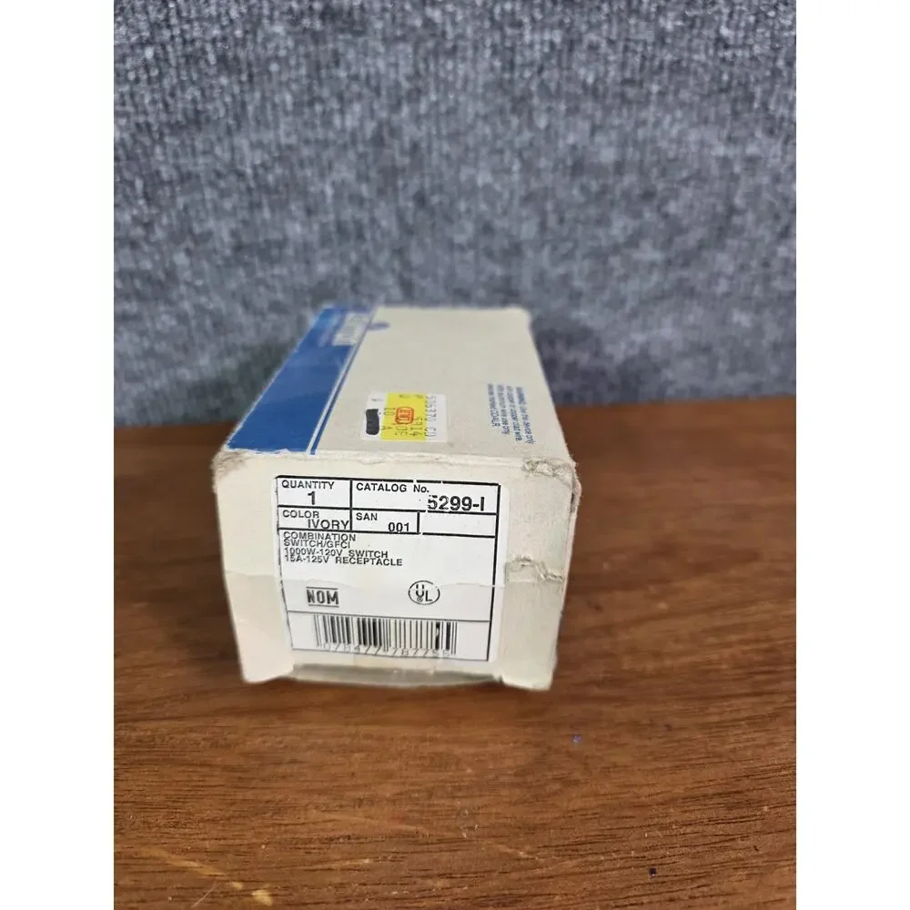 Leviton GFCI Outlet 15 Amp Combination Device Switch Ivory